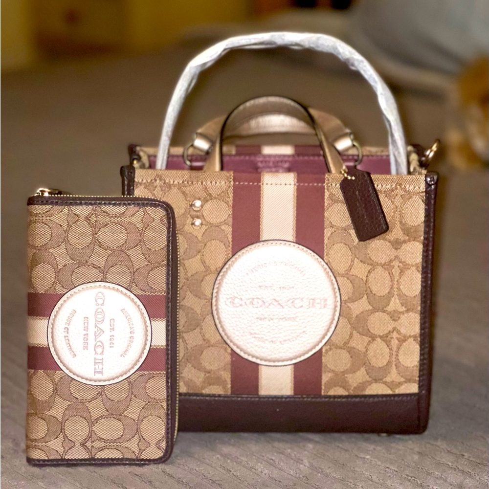 Coach Dempsey Tote 22 & Wallet Set in Vintage Mauve Multi